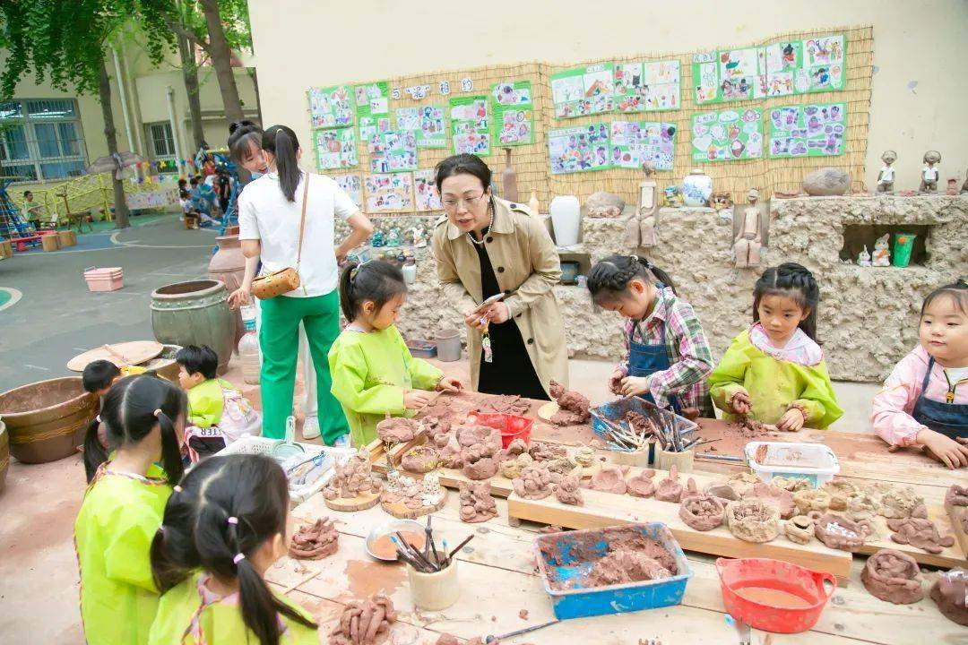 幼儿园户外图片大全卡通图片_幼儿园户外图画_幼儿园户外环境图片