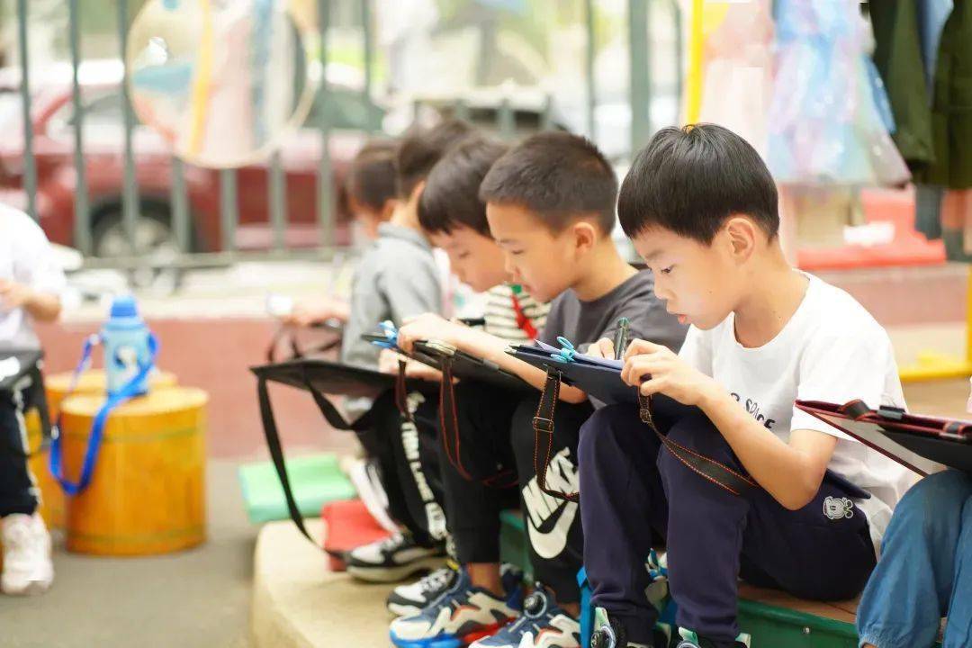 幼儿园户外环境图片_幼儿园户外图画_幼儿园户外图片大全卡通图片