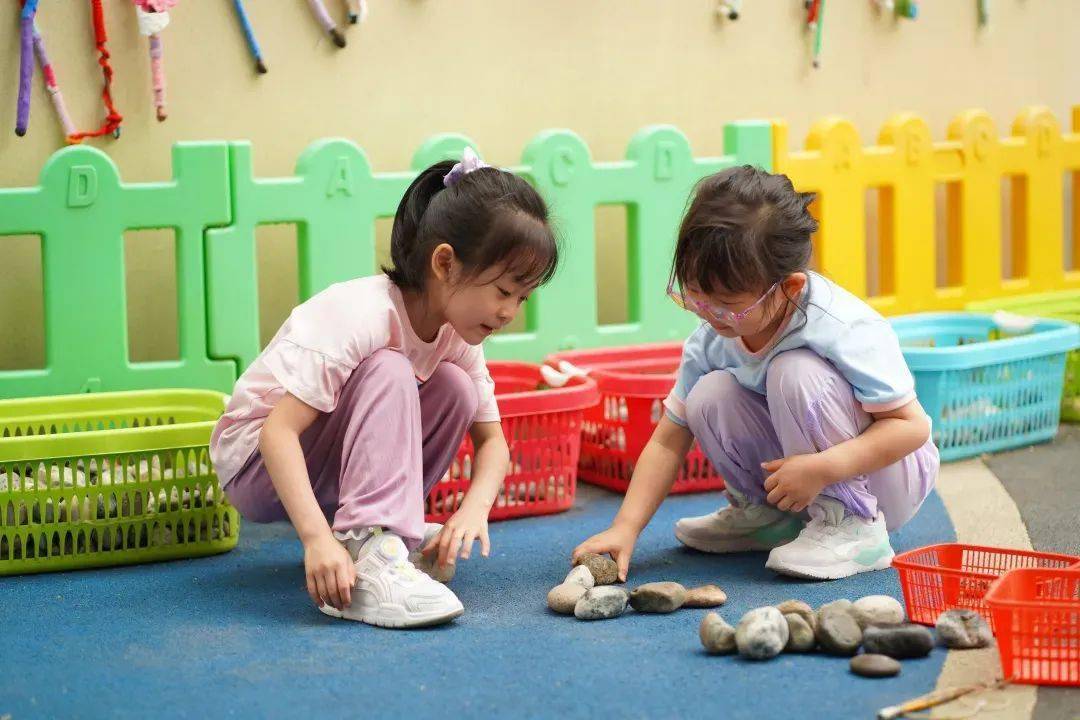 幼儿园户外图片大全卡通图片_幼儿园户外图画_幼儿园户外环境图片