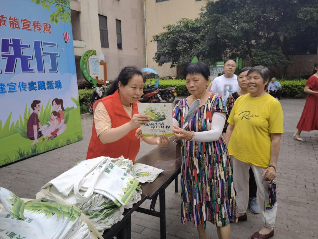 践行低碳环保生活方式作文_低碳环保践于行心灵感悟_践行低碳生活的作文