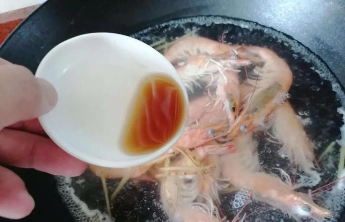家庭日常水煮虾怎样做_虾水煮怎么做好吃_虾水煮虾怎么做