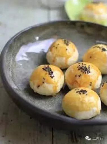 日常家庭食用什么油好_家庭食用油用什么油健康_家庭常用食用油